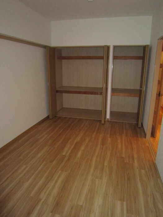 物件内観写真12　(収納)