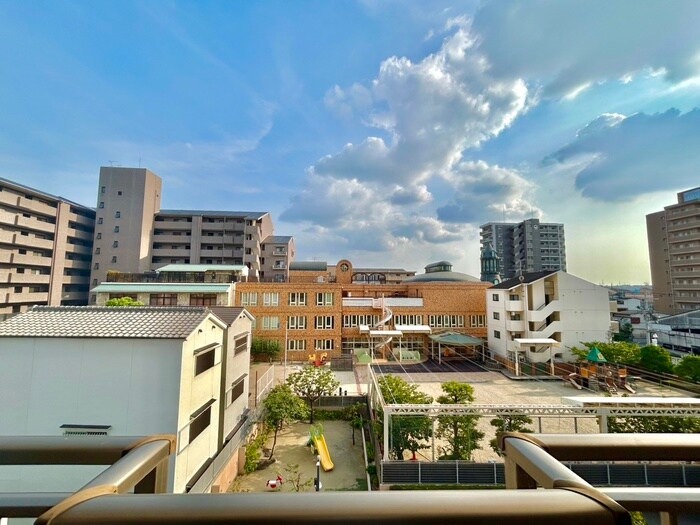 物件内観写真22　(室内からの展望)