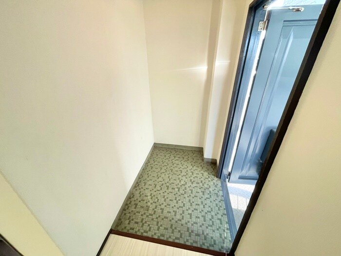 物件内観写真15　(玄関)