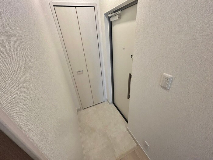 物件内観写真7　(玄関)