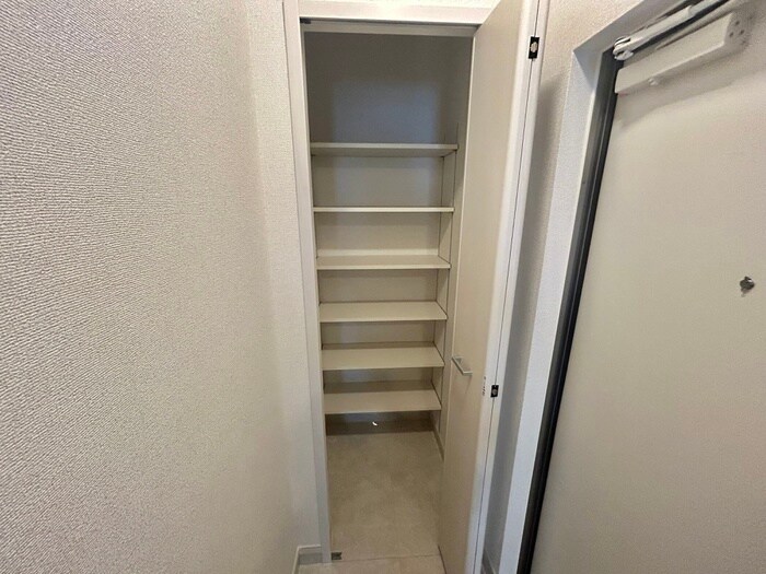 物件内観写真8　(靴箱)