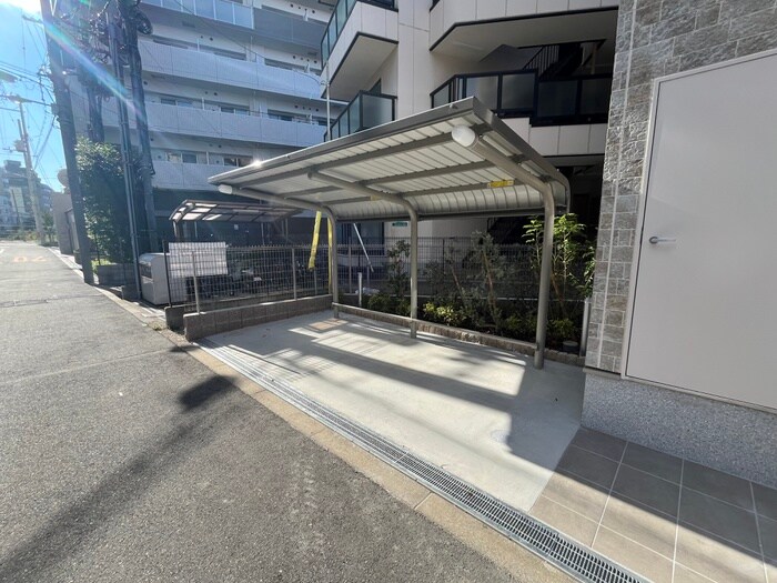 物件外観写真4　(駐輪場)