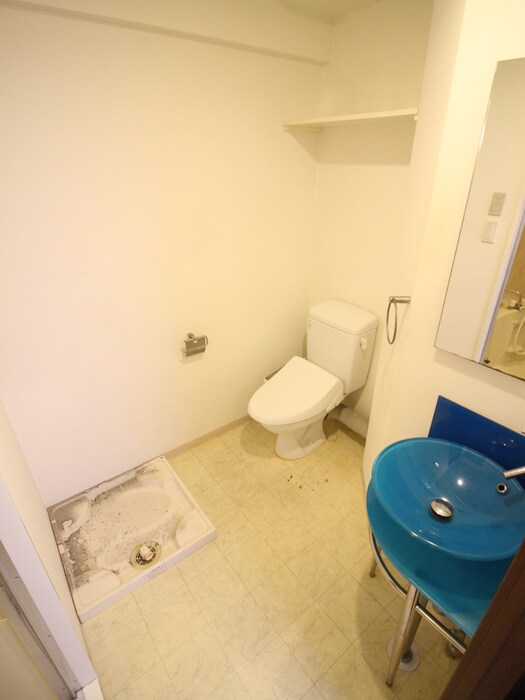 物件内観写真9　(洗濯機置場)