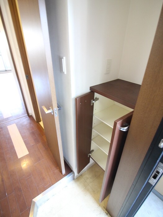 物件内観写真18　(靴箱)