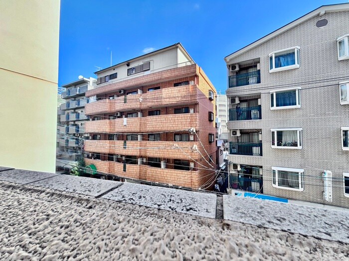 物件内観写真20　(室内からの展望)