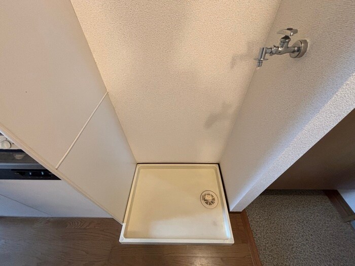 物件内観写真14　(洗濯機置場)