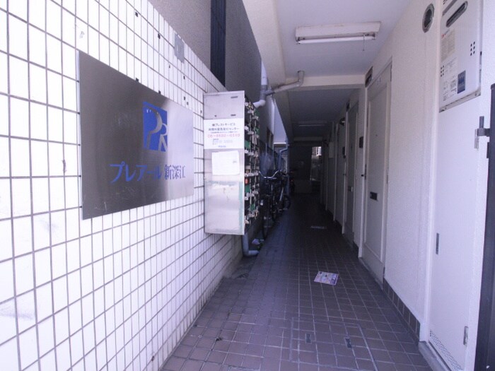 物件外観写真2　(エントランス部分)