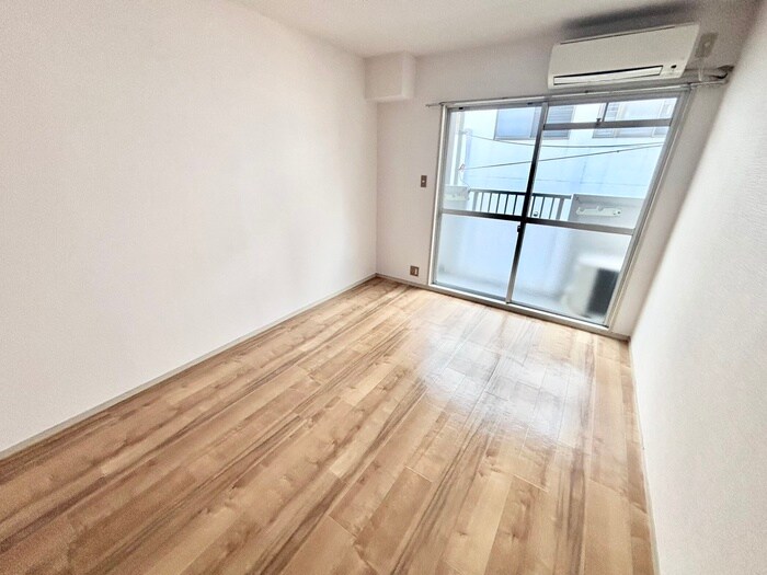 物件内観写真15　(室内からの展望)