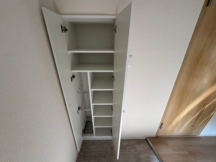 物件内観写真12　(靴箱)