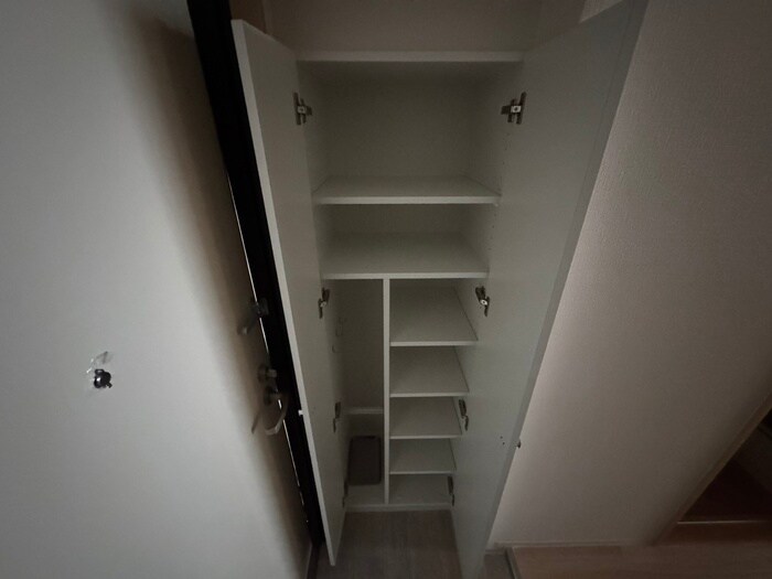 物件内観写真13　(靴箱)