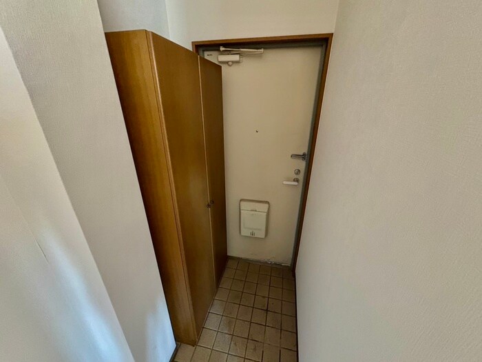 物件内観写真7　(玄関)