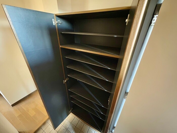 物件内観写真8　(靴箱)