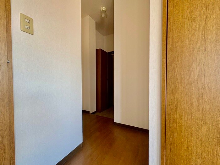 物件内観写真9　(廊下)