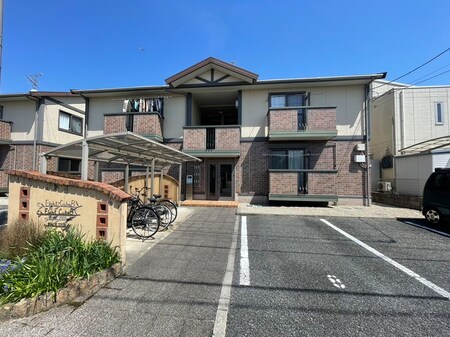 エイトキュ－ブＢ棟外観写真