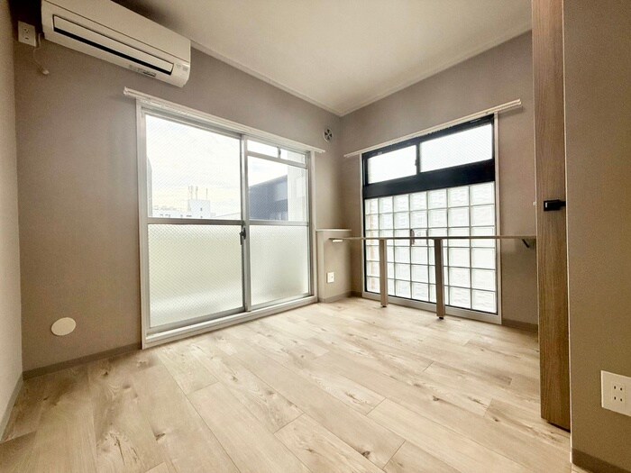 物件内観写真10　(居室)