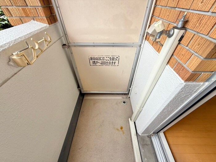 物件内観写真15　(洗濯機置場)