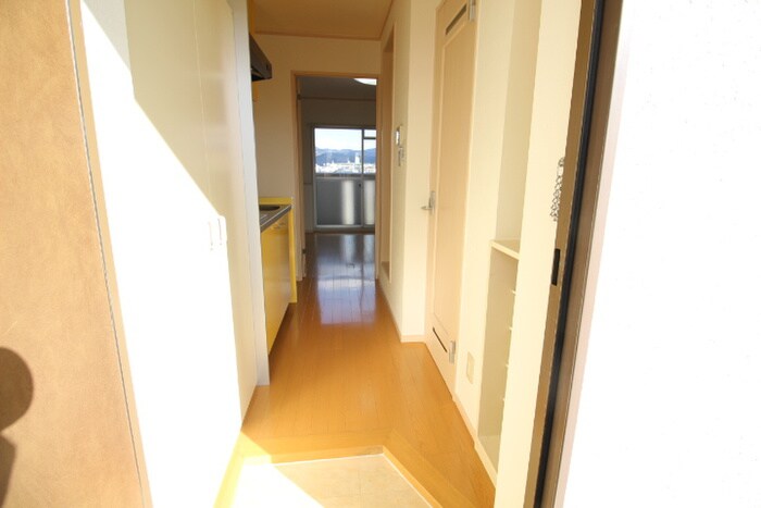 物件内観写真16　(廊下)