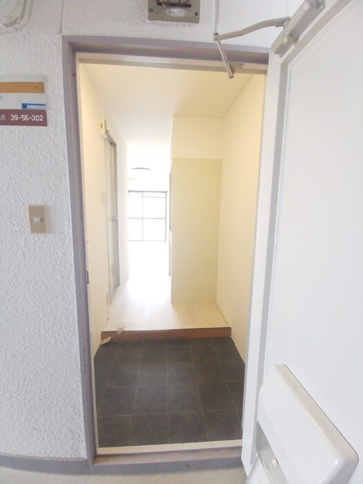 物件内観写真7　(玄関)