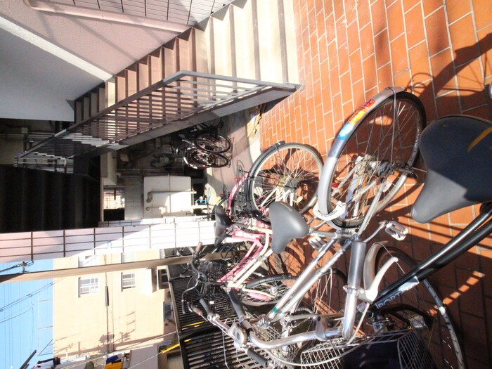 物件外観写真6　(駐輪場)