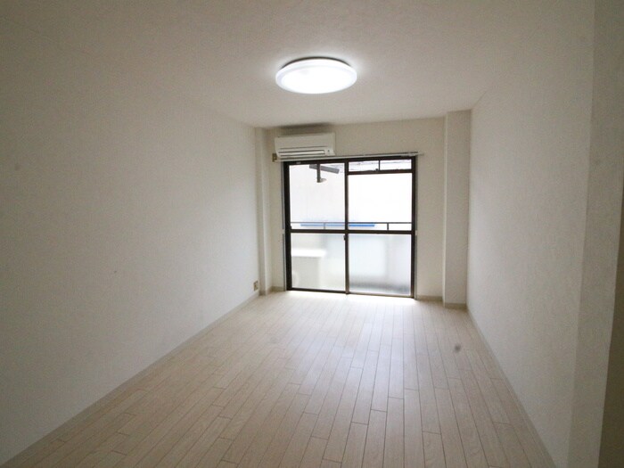 物件内観写真10　(居室)