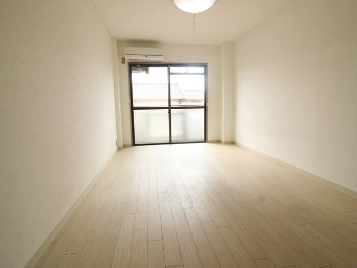 物件内観写真10　(居室)