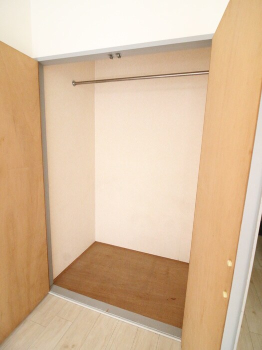 物件内観写真12　(収納)