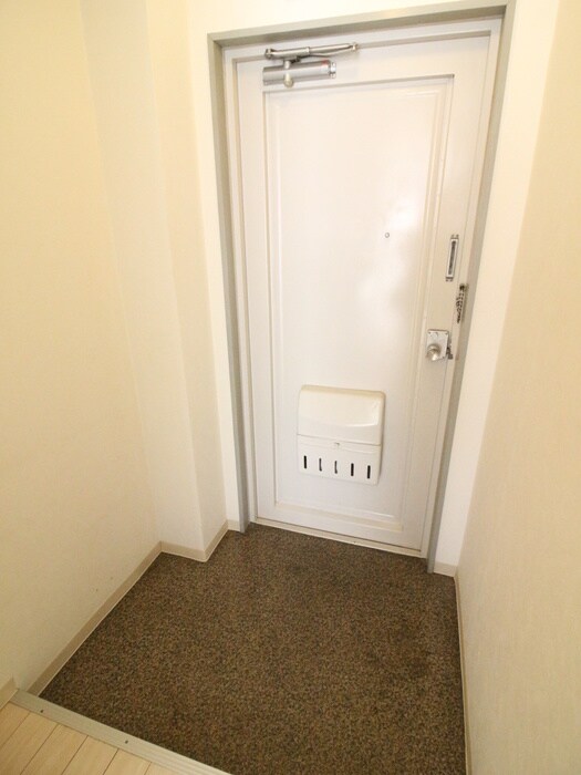 物件内観写真16　(玄関)