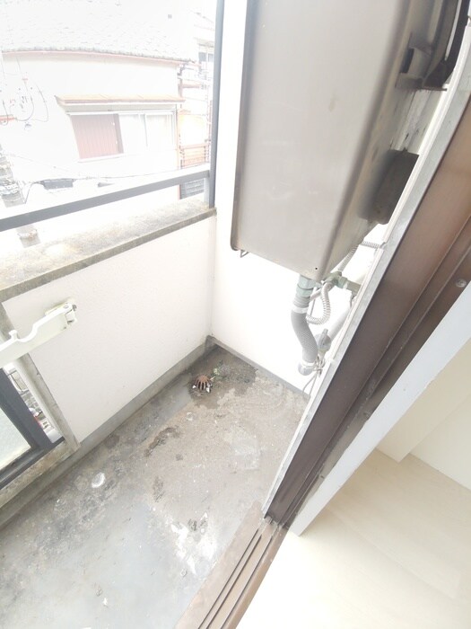 物件内観写真16　(洗濯機置場)