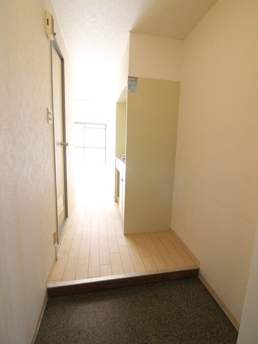 物件内観写真17　(玄関)