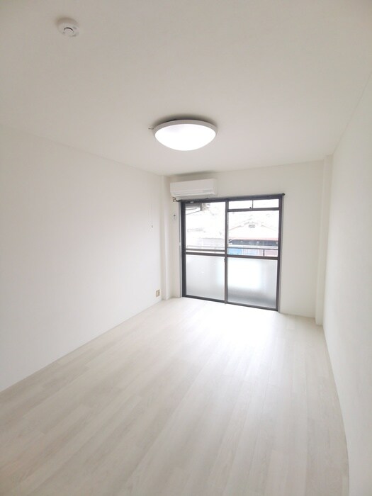 物件内観写真19　(居室)