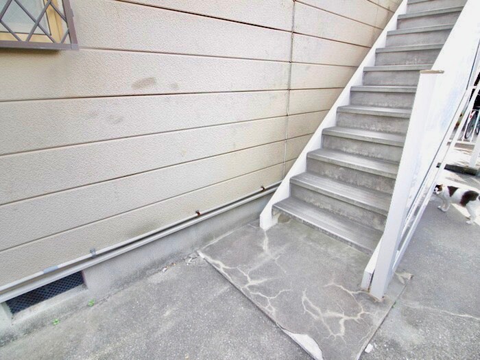 物件外観写真4　(エントランス部分)