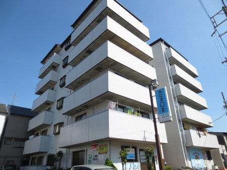 作本マンション外観写真