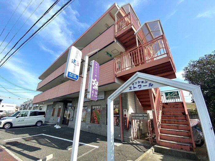 物件外観写真3　(エントランス部分)