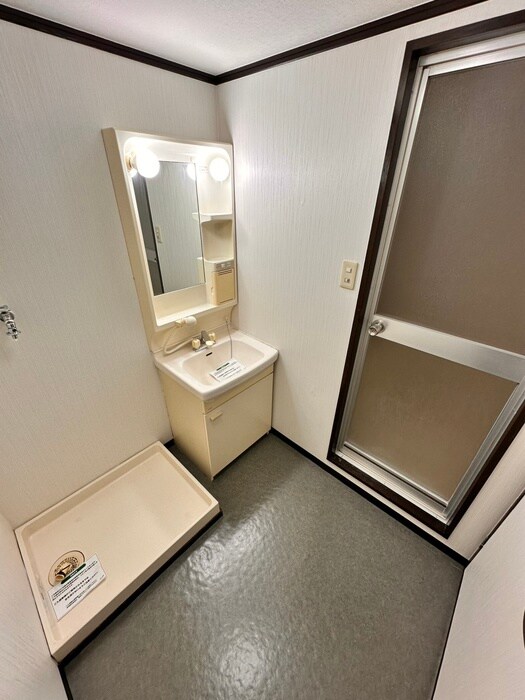 物件内観写真11　(洗面)