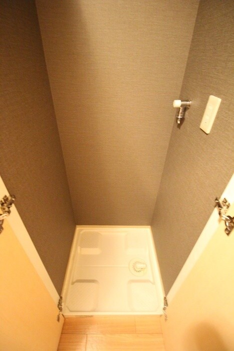 物件内観写真10　(洗濯機置場)