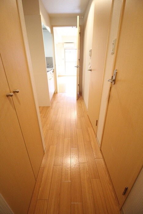 物件内観写真17　(廊下)