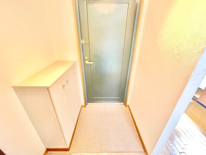 物件内観写真7　(玄関)