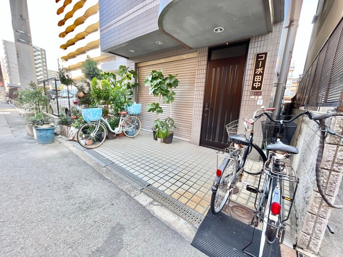 物件外観写真4　(エントランス部分)