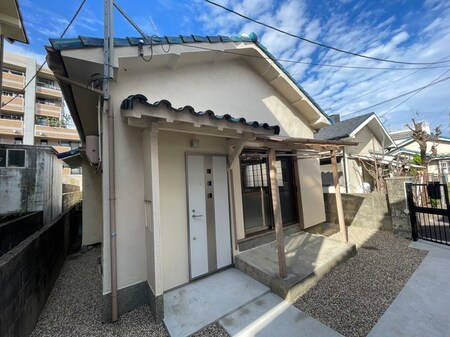 南花屋敷１丁目貸家外観写真