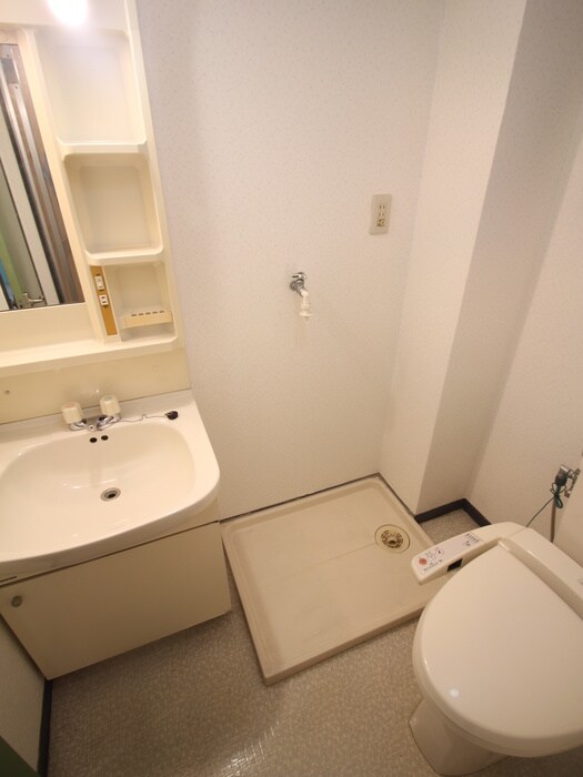 物件内観写真12　(洗濯機置場)