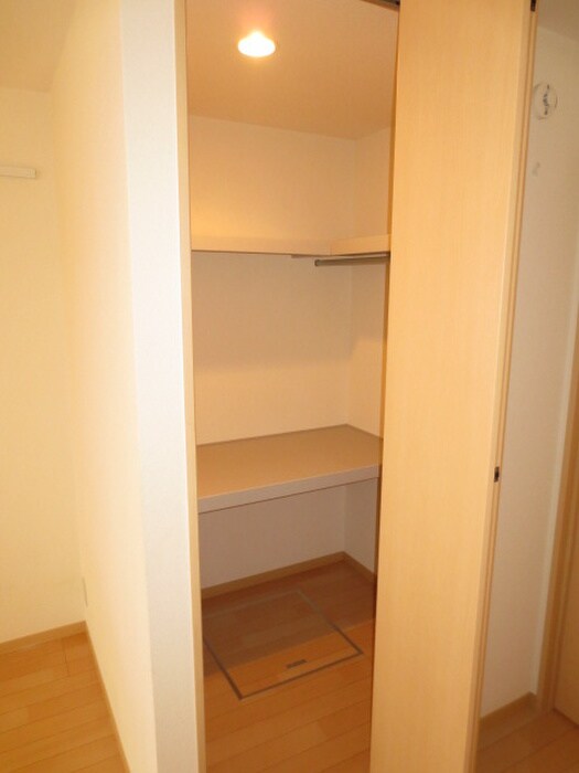 物件内観写真13　(収納)