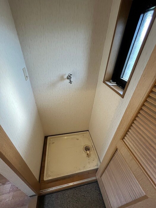 物件内観写真15　(洗濯機置場)