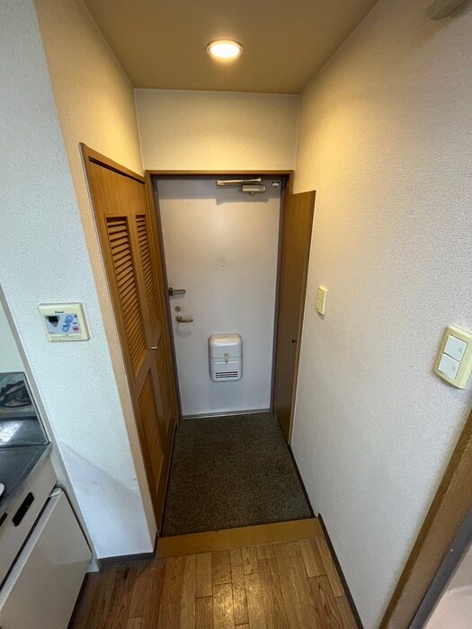 物件内観写真18　(玄関)