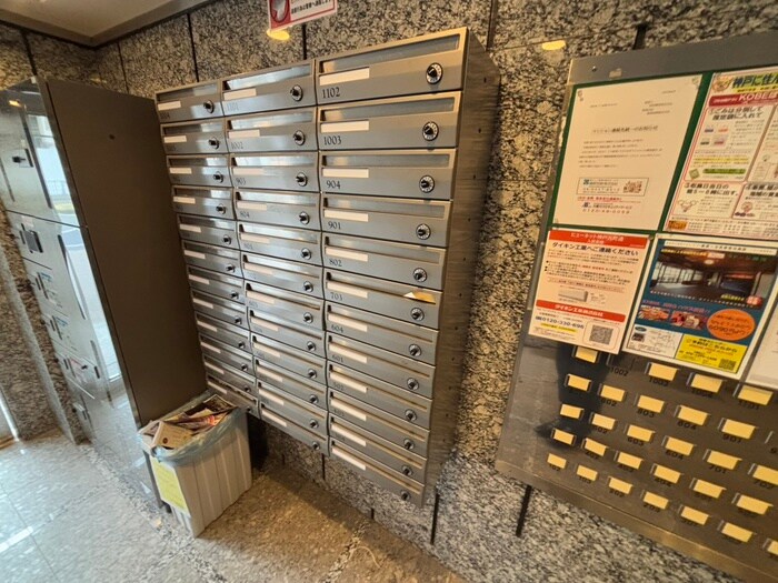 物件外観写真4　(バイク置き場)