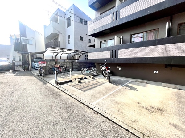 バイク置き場