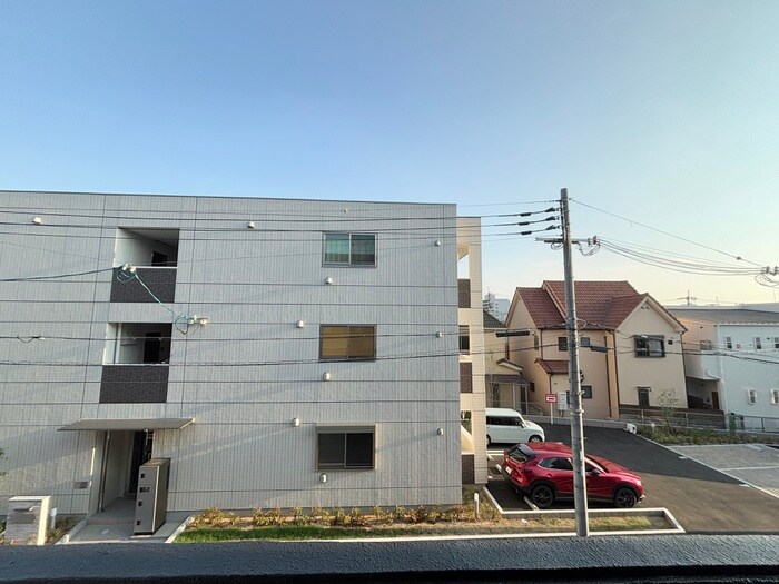 物件内観写真12　(室内からの展望)