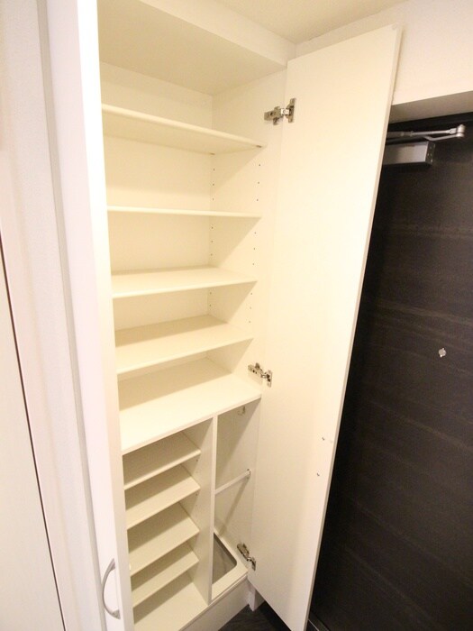 物件内観写真15　(靴箱)