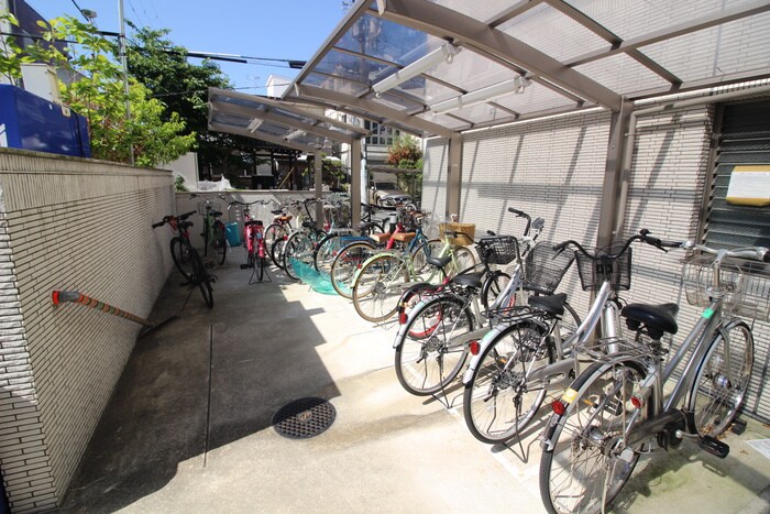 物件外観写真3　(駐輪場)
