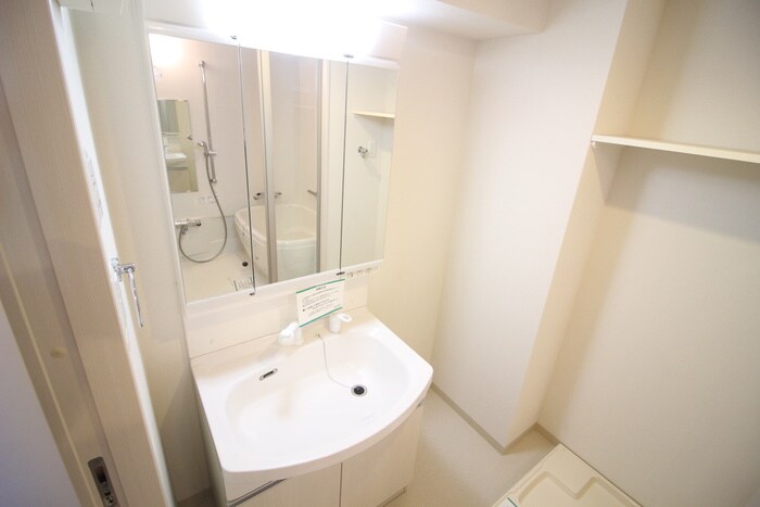 物件内観写真10　(洗濯機置場)