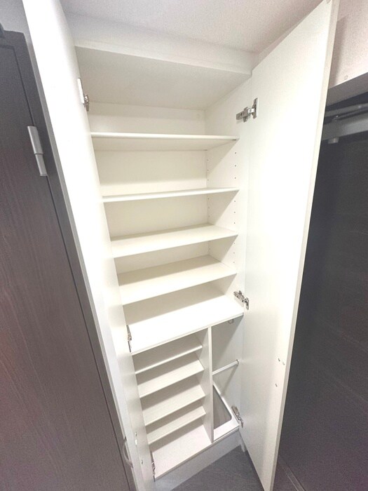 物件内観写真15　(靴箱)